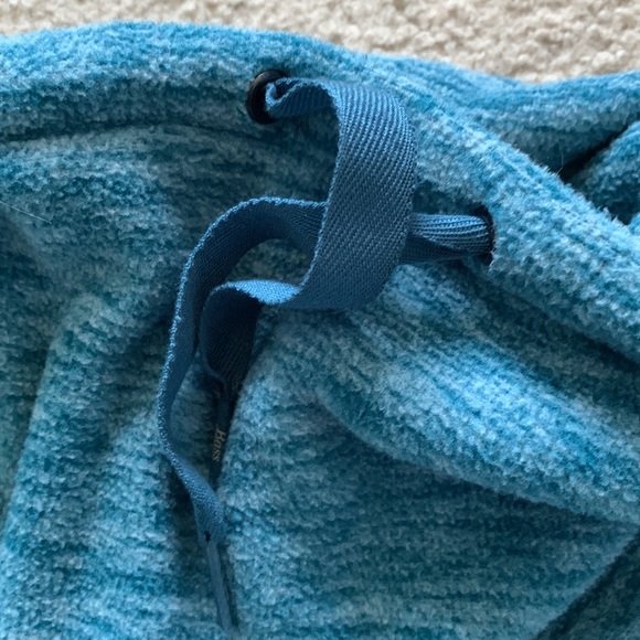 Women’s Sweater - Picture 3 of 3